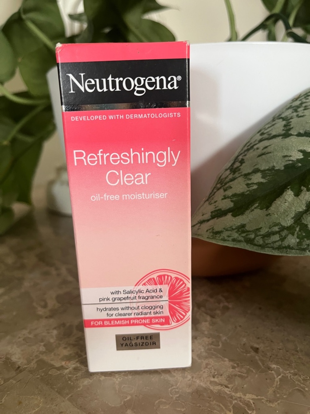 Neutrogena Refreshingly Clear Oil-Free Moisturiser New Sealed